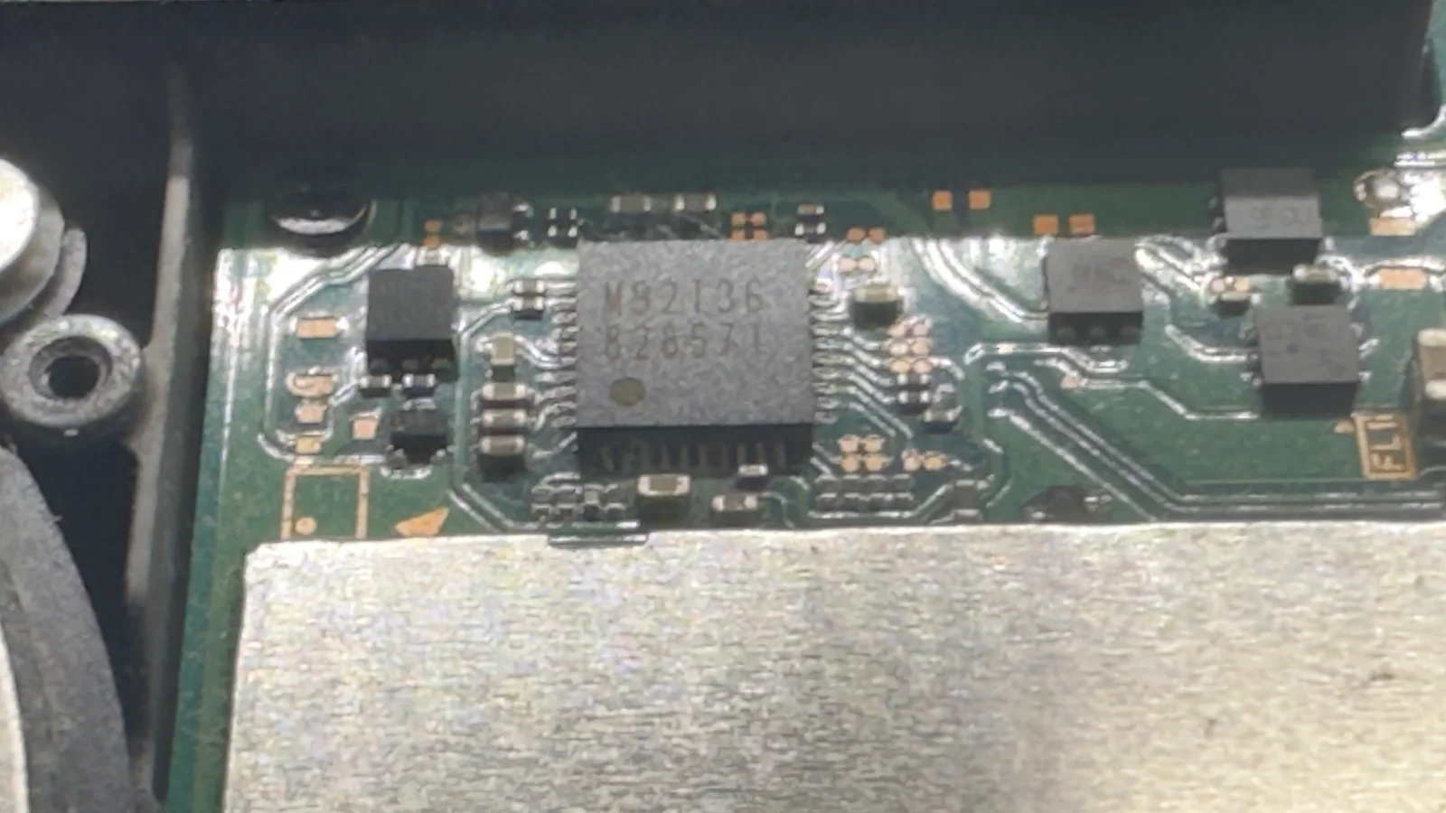 Nintendo Switch基板上のM92T36と周辺回路の接写