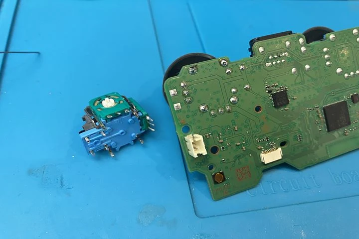 DualShock4基板のスティックパーツはんだ付け箇所